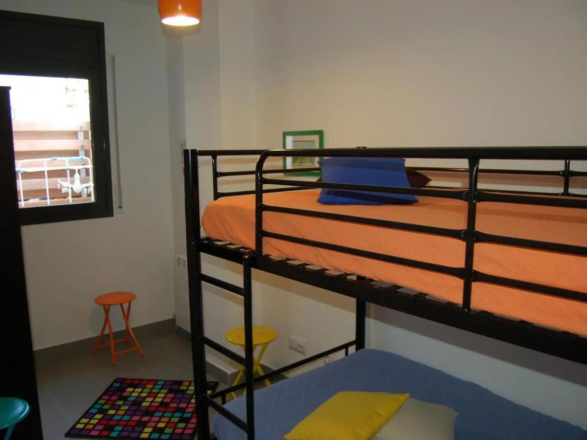 Apartamento Moderno A 150M De La Playa Con Terraza Y Parking, Cerca Del Puerto Y Comercios - Es-228-38 Llanca