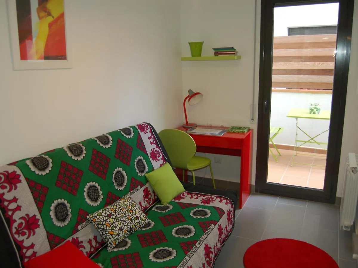 Apartamento Moderno A 150M De La Playa Con Terraza Y Parking, Cerca Del Puerto Y Comercios - Es-228-38 Llanca 0*,  Spain